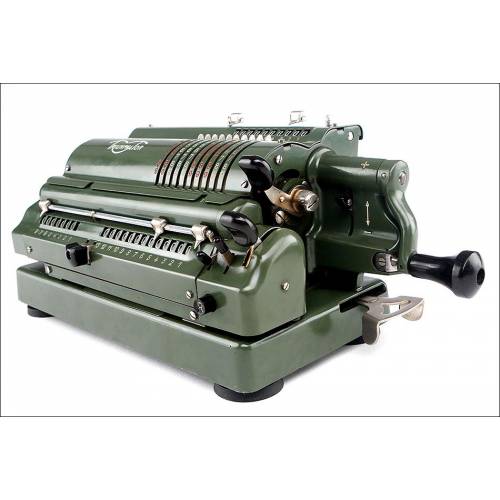 Calculadora Triumphator CRN1 Fabricada en los Años 50. Acabado Verde en Buen Estado. Funciona