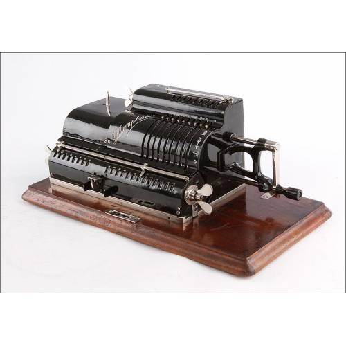 Antique Triumphator A Calculator in perfect working order. Germany, 1905