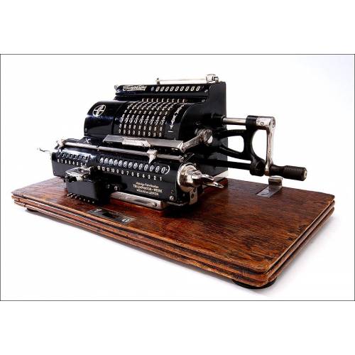 German Calculator Triumphator H Manufactured in the 1920's. Very Decorative and in working order.