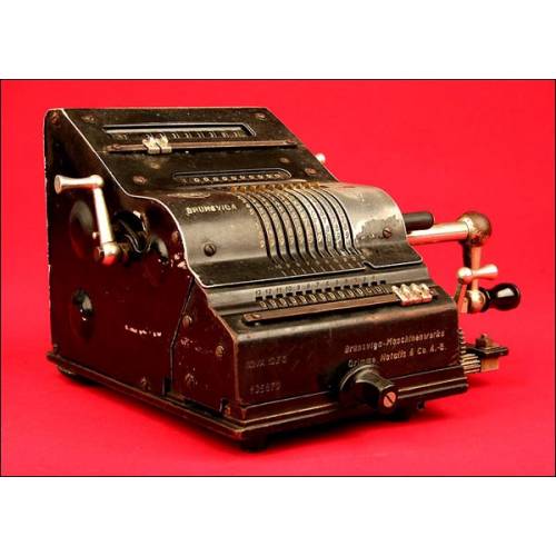 Fantastic Brunsviga Nova 13 ZG Calculating Machine, 1930 in Perfect Functional Condition.