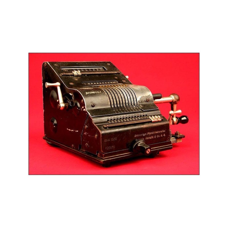 Fantastic Brunsviga Nova 13 ZG Calculating Machine, 1930 in Perfect Functional Condition.