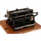 Antigua máquina de escribir Continental con cofre y llave. 1920
