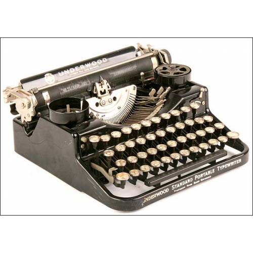 Underwood Portable Typewriter. 1924