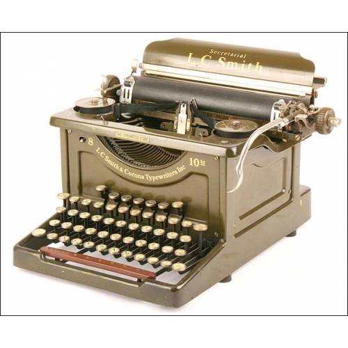 Máquina de escribir L. C. Smith 8-10 Secretarial. 1915