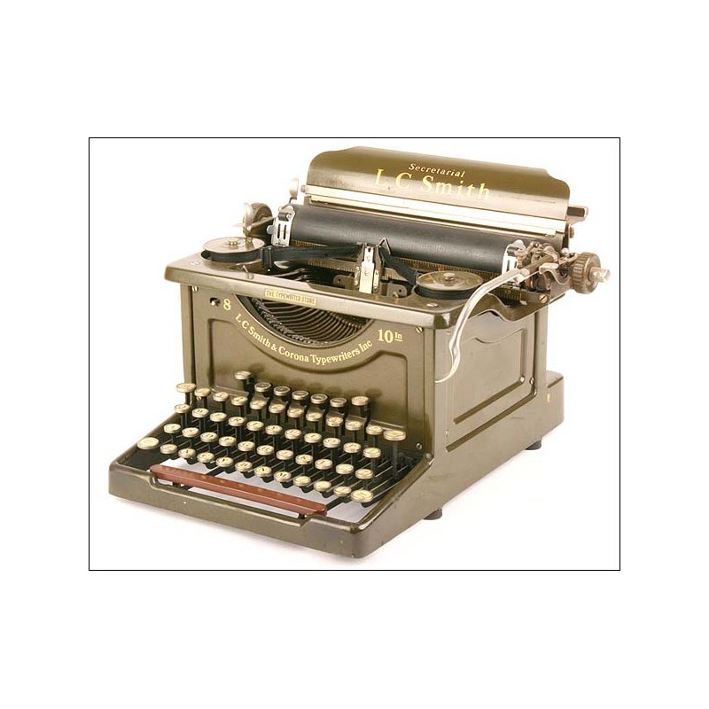 L. C. Smith 8-10 Secretarial Typewriter. 1915