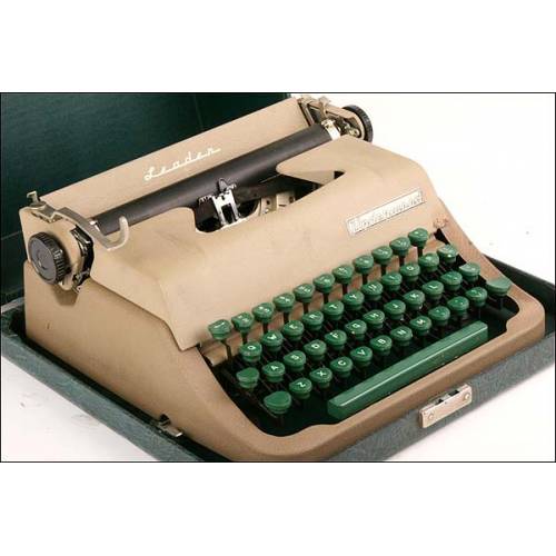 Máquina de escribir Underwood Leader. 1950