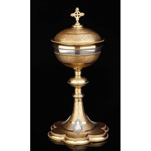 Beautiful Eucharistic Ciborium in solid silver and brass. France, XIX Century
