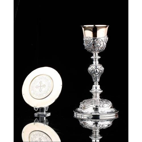 Beautiful Set of Chalice and Silver Paten with Contrasts. France, XIX Century