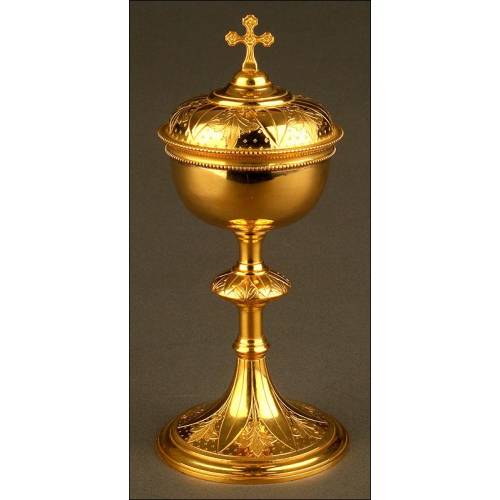 Elegant Gilt Silver Ciborium. France, late XIX Century