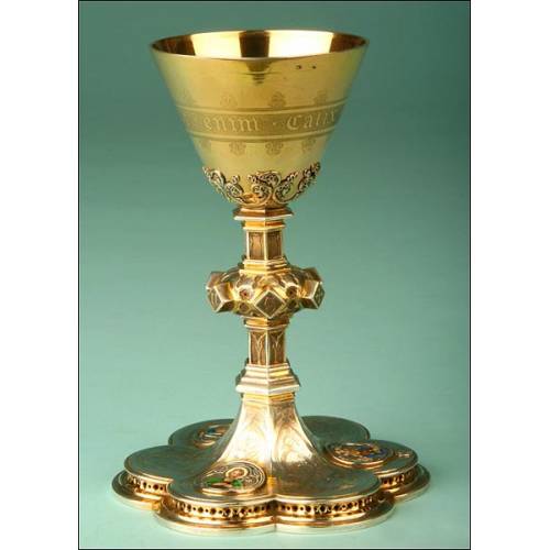 Magnificent French Neo-Gothic Chalice in Silver and Enamel. XIX CENTURY.