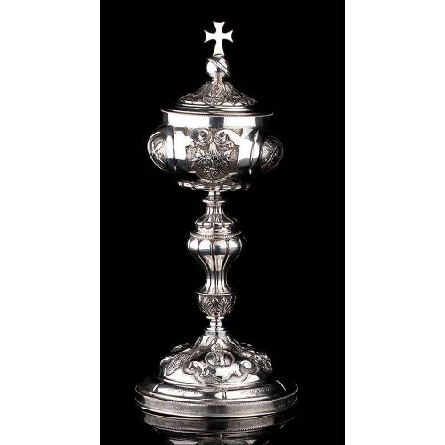 Precious Eucharistic Ciborium in Solid Silver with Contrasts. Barcelona, XIX Century