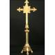 Enorme cruz de altar en bronce. S.XIX. 70 cms de altura