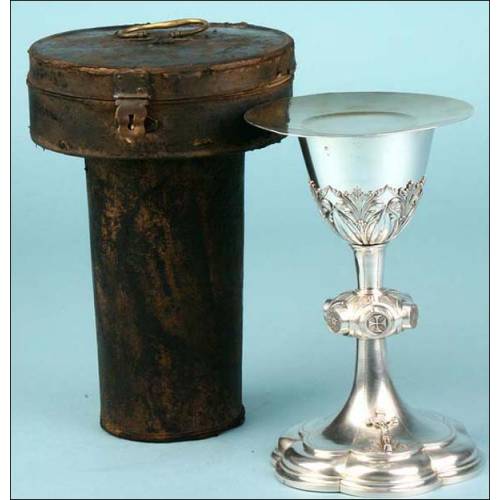 Solid silver chalice with its original case. S. XIX