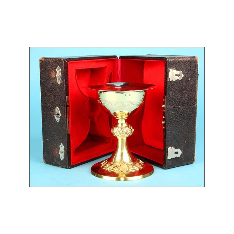 Precious silver chalice. With its original case.