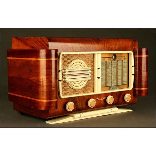 Radio Francesa Chapada en Caoba. Años 30 del S. XX. Funcionando Perfectamente a 220 V