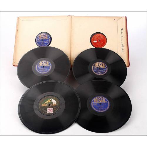 Album with 10 Spanish gramophone discs. 78 rpm. Assorted. Original Album