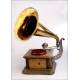 Beautiful horn gramophone in very good condition. 1920's