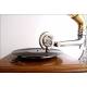 Beautiful horn gramophone in very good condition. 1920's