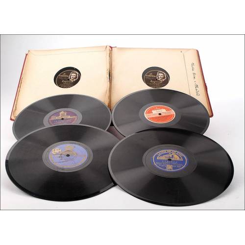 Album with 11 gramophone records. 78 rpm. Varied subject matter. Original vintage album.