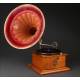 Beautiful horn gramophone made in 1915. In very good condition and working.