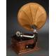 horn gramophone, ca. 1910.