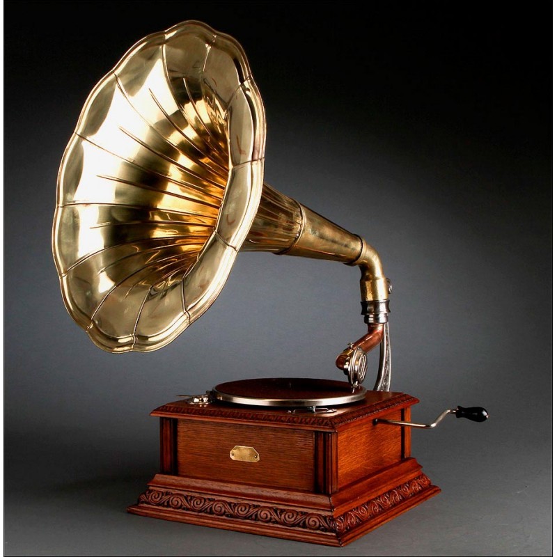 Beautiful Pathé horn gramophone, 1915. Restored and working. Original Trumpet