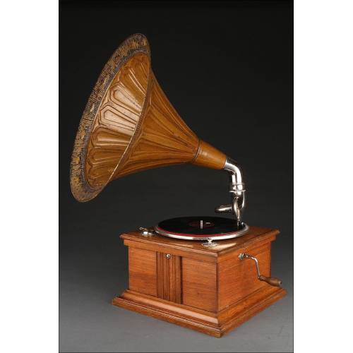 horn gramophone, Ca. 1910.