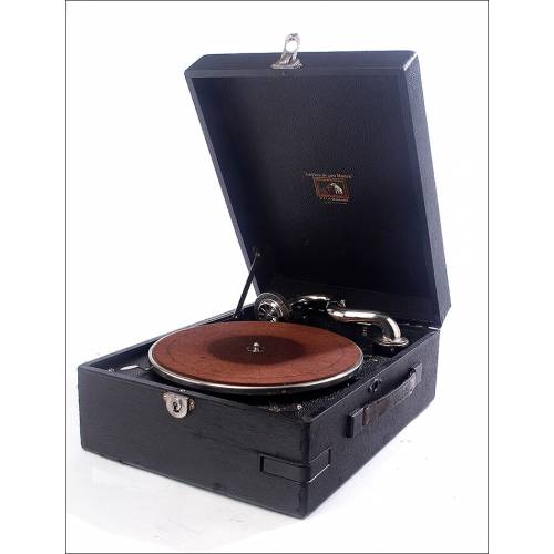Exceptional Suitcase Gramophone His Master's Voice Mod. 97.