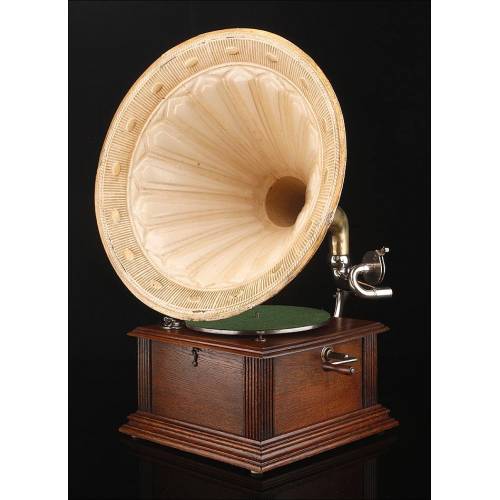 Antique Thorens horn gramophone. Central Europe, Circa 1910, in good working order.