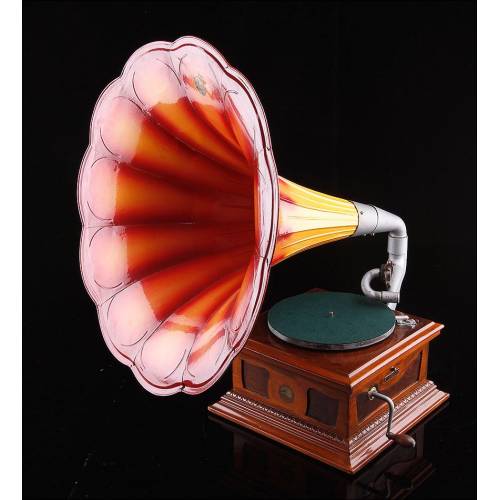 Spanish horn gramophone. His Master's Voice. Barcelona, 1910. In perfect working order.