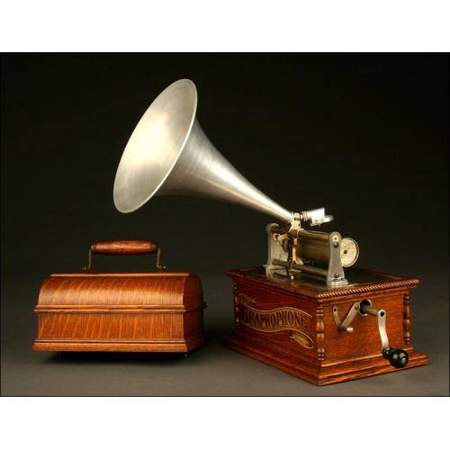 Magnificent Columbia AA Phonograph, 1901. With protective case. Working.