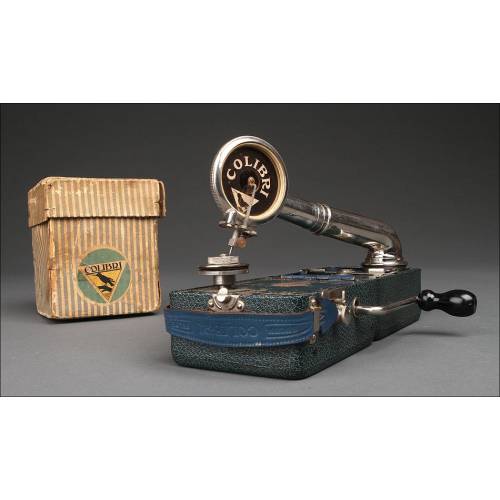 Gramófono Portátil Colibrí Fabricado en Bélgica. Años 20 del Siglo XX. Funcionando y en Buen Estado