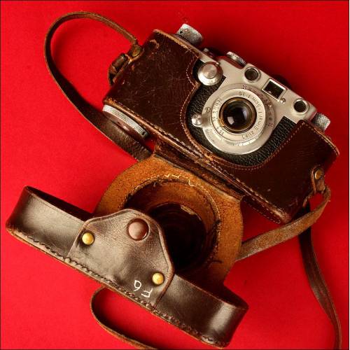 Estupenda Cámara Marca Leica Modelo III F., Año 1952. En su Funda Original.