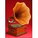 Victor I (HMV) Gramophone with Wooden Trumpet, ca. 1905.