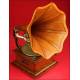 Victor I (HMV) Gramophone with Wooden Trumpet, ca. 1905.