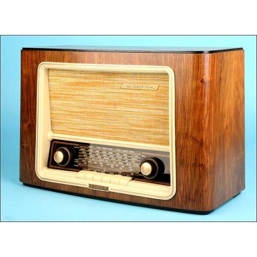 Radio Invicta Mod.5443 C.1940 t-110vlt.