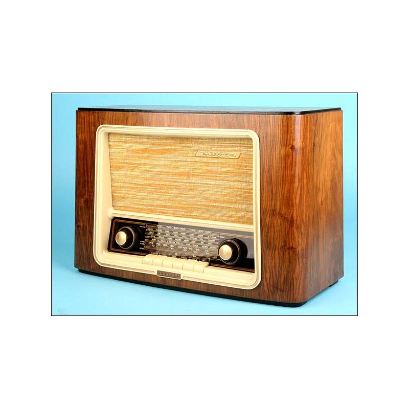 Radio Invicta Mod.5443 C.1940 t-110vlt.