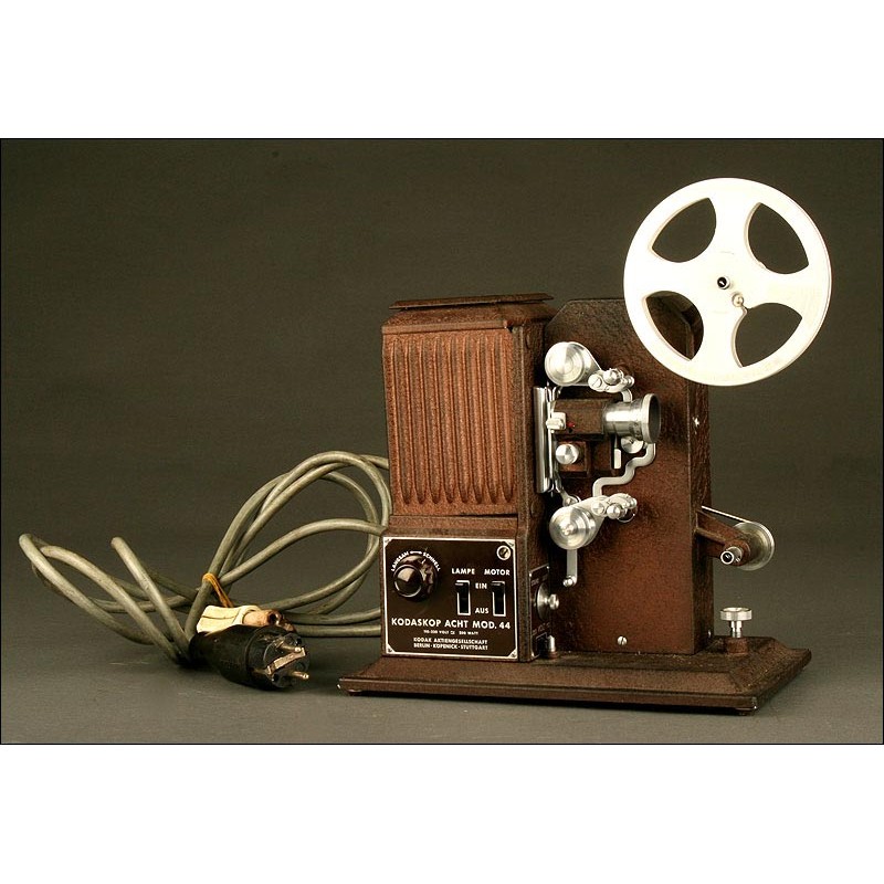 Original German Kodak Projector Model 44. Circa 1.950. Working. Collection Piece