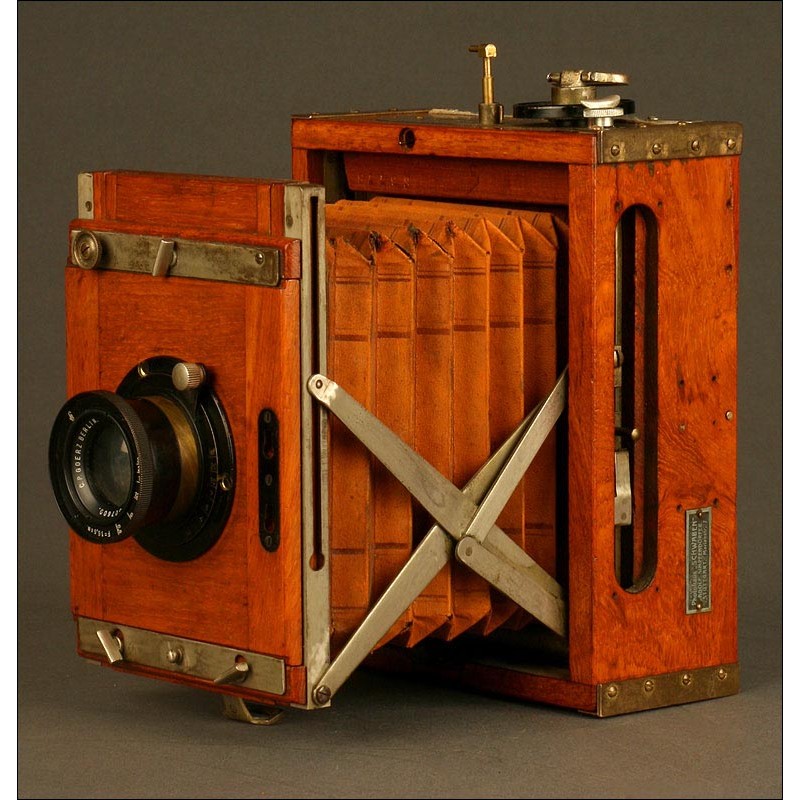 Fantastic Contessa Nettel Camera, 1910. Made of Wood and Metal.