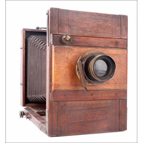 working antique camera