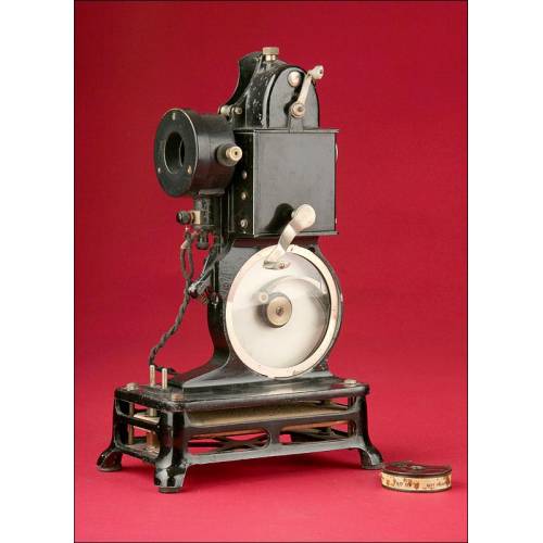 Elegante Proyector Pathé-Baby para Películas de 9,5 mm. Fabricado en el año 1930