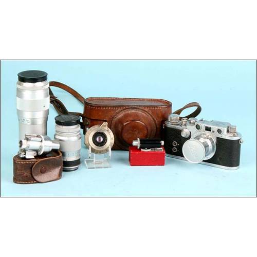 Great Leica Lot. Leica III c from 1942, various original lenses and accessories.