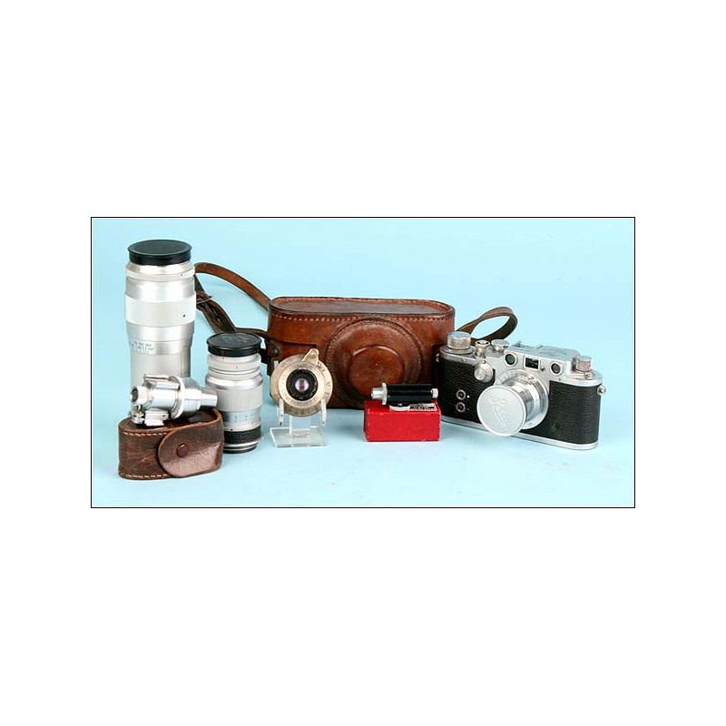 Great Leica Lot. Leica III c from 1942, various original lenses and accessories.