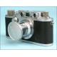 Gran lote Leica. Leica III c de 1942, varios objetivos y accesorios originales