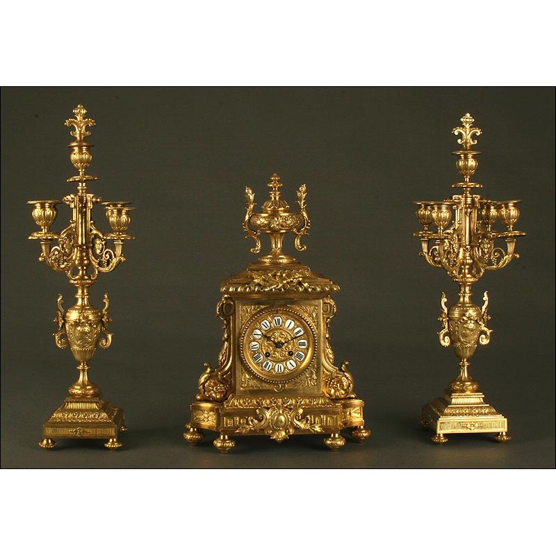 Spectacular Mantel Clock with Pair of Candelabra. Set of Bronze S. XIX