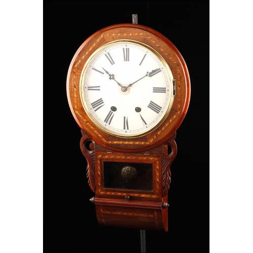 Atractivo Reloj de Pared de Madera Maciza y Taracea. Norteamérica, 1920-30