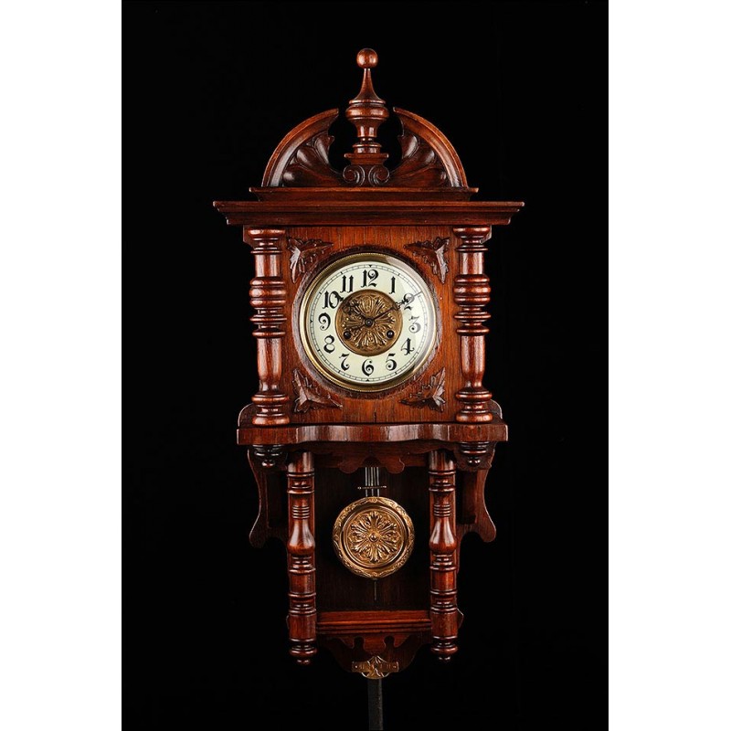 Hermoso Reloj de Pared Kienzle Restaurado y en Funcionamiento. Alemania, 1900