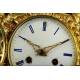 Gran Reloj Monumental Francés con Pareja de Candelabros de Bronce, Ca. 1.820. Funciona Perfectamente