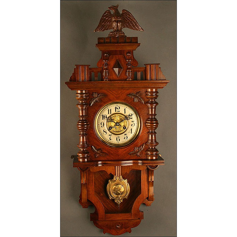 Precioso Reloj de Pared Junghans en Madera de Nogal, Circa 1920. Bien Conservado y Funcionando