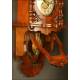 Precioso Reloj de Pared Junghans en Madera de Nogal, Circa 1920. Bien Conservado y Funcionando